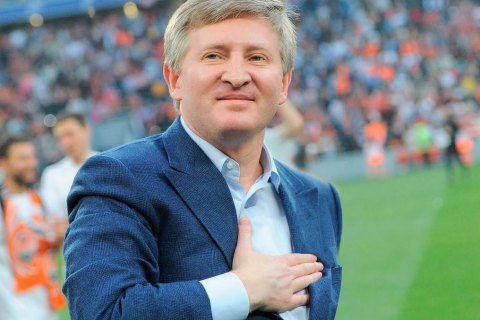 Когда спецназ Альфы был готов штурмовать Донецкую администрацию, там заседали разные атисоциальные элементы типа губарева и пушилина, ахметов приехал на место поиграть в "миротворца", поиграл..спецназ отступил, боевики закрепились и понеслось. Барыги это зло!