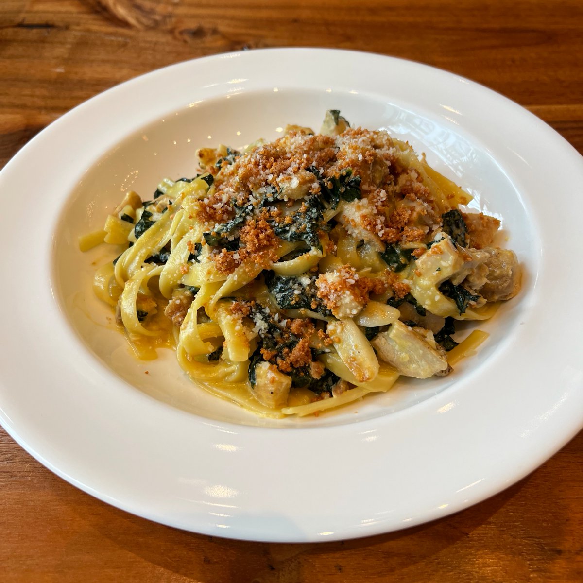 Fall flavors are in the air! 

Check out this weekends specials!

📷Shaved Brussels Sprout "Waldorf" Salad
📷Chinese-Style Pork Dumplings
📷 Fettuccine 
📷 Salmon Mosaic

Check out our Instagram or Facebook for full descriptions!