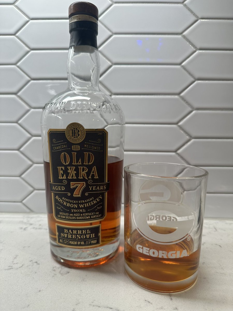 Doing a little Old Ezra 7 for day 15 of #30daysofbourbon #bourbonheritagemonth #drinkcurious