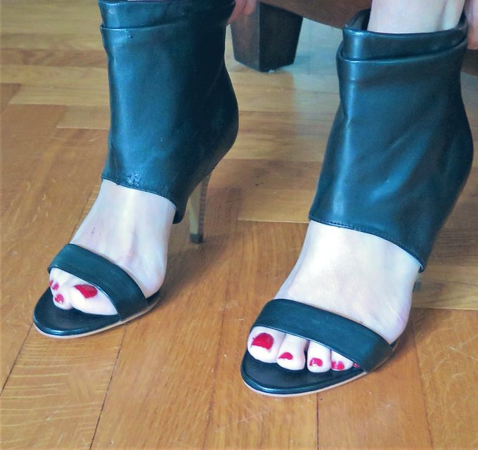 Podobają się ?👠 @MistressPromo_ @rt_feet  @rtpromolk @FindomPolish  @rt_promo2k @royalfemdomm @RTDoms<a class="tags" target="_blank" title="On Twitter" href="/?out=eyJ0eXAiOiJKV1QiLCJhbGciOiJIUzUxMiJ9.eyJpYXQiOjE3MjMwNzA2MTMsImlzcyI6InR3cG9ybnN0YXJzLmNvbSIsIm5iZiI6MTcyMzA3MDYxMywiZXhwIjoxNzU0NjA2NjEzLCJyZWRpcmVjdF91cmwiOiJodHRwczovL3R3aXR0ZXIuY29tL01pc3RyZXNzUHJvbW9fIn0.CKgk6gm4bngXut50CwdGBw-IZRASFMepzAgV4-WL-JDYBz8FGVFkoJhBUED-z8O2AY1ynjsU-q-pTixRhN1NTA">@MistressPromo_</a><a class="tags" href="/tag/rt_feet">@rt_feet</a><a class="tags" target="_blank" title="On Twitter" href="/?out=eyJ0eXAiOiJKV1QiLCJhbGciOiJIUzUxMiJ9.eyJpYXQiOjE3MjMwNzA2MTMsImlzcyI6InR3cG9ybnN0YXJzLmNvbSIsIm5iZiI6MTcyMzA3MDYxMywiZXhwIjoxNzU0NjA2NjEzLCJyZWRpcmVjdF91cmwiOiJodHRwczovL3R3aXR0ZXIuY29tL3J0cHJvbW9sayJ9.exFzeMUtfHcUEPJ7f-VmqeTWJOPLCTfWPUgKg3BHmInC5ey2QYXYqcZLcQzuWfuRekLwjZLY0Uw4mhmcdS1i5g">@rtpromolk</a><a href="/tag/footfetish"class="tags"><span>#footfetish</span></a><a href="/tag/feet"class="tags"><span>#feet</span></a><a href="/tag/milf"class="tags"><span>#milf</span></a><a href="/tag/footjob"class="tags"><span>#footjob</span></a><a href="/tag/stopy"class="tags"><span>#stopy</span></a>