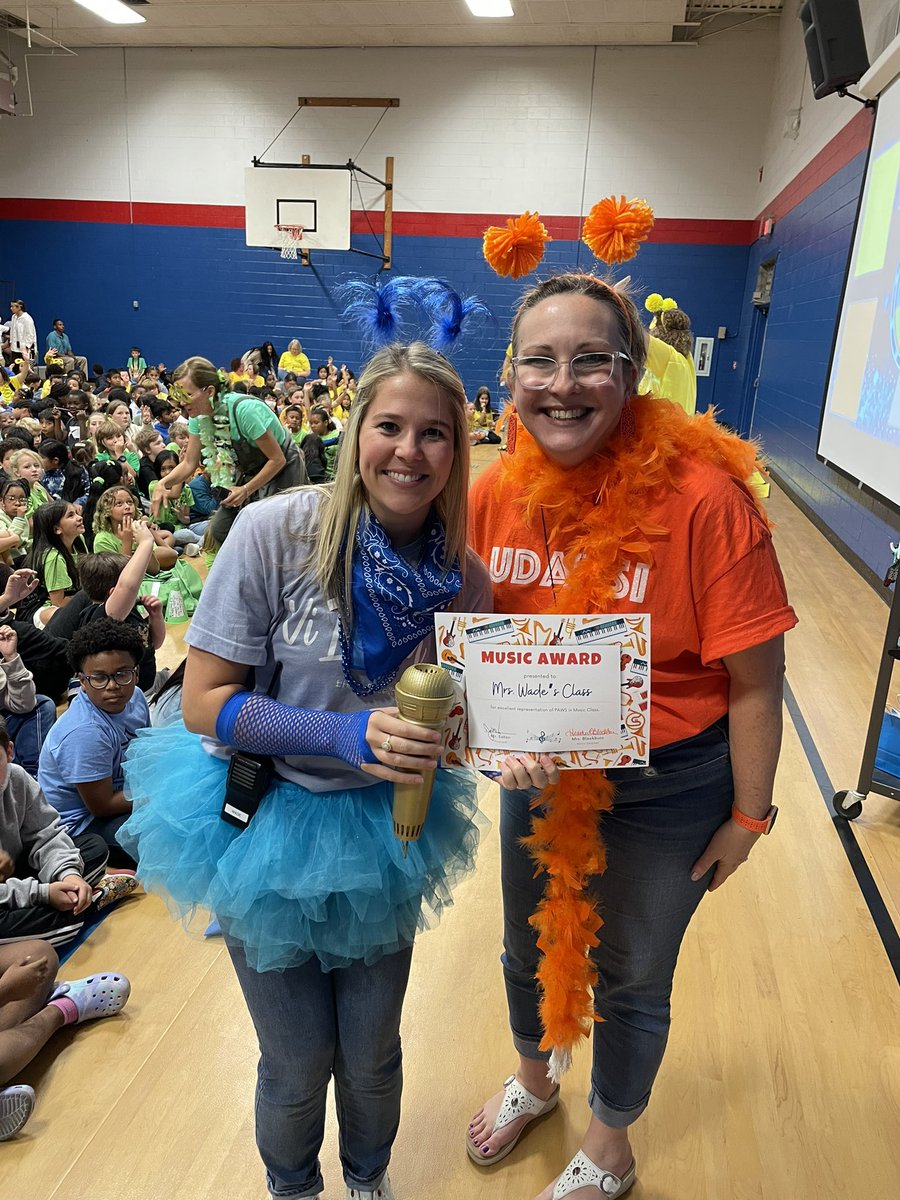 What an end to the week…HOUSE CELEBRATION TIME!! Vi Linya for the SPIRIT stick win! Shout out BIG blue! Shout to our class for winning the Music Award! 🤍💙🤍💙 #soyouthinkyoucansing #whatiloveaboutsps #winners #perseverance #joy #fun #dedicated