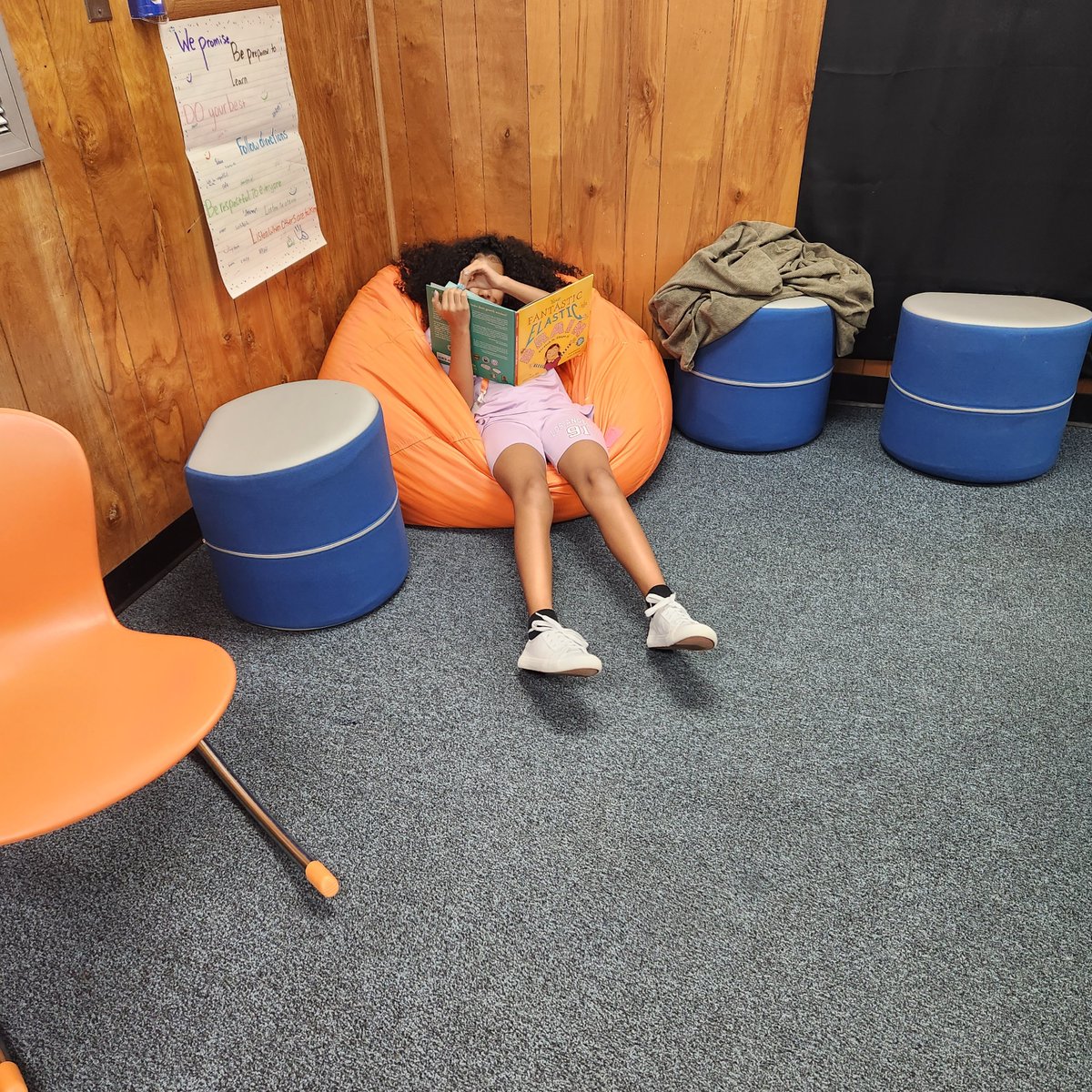 Love2Teach8th's tweet photo. A wonderful week in Read 180!
#Read180 https://t.co/l6hQlS0TTV