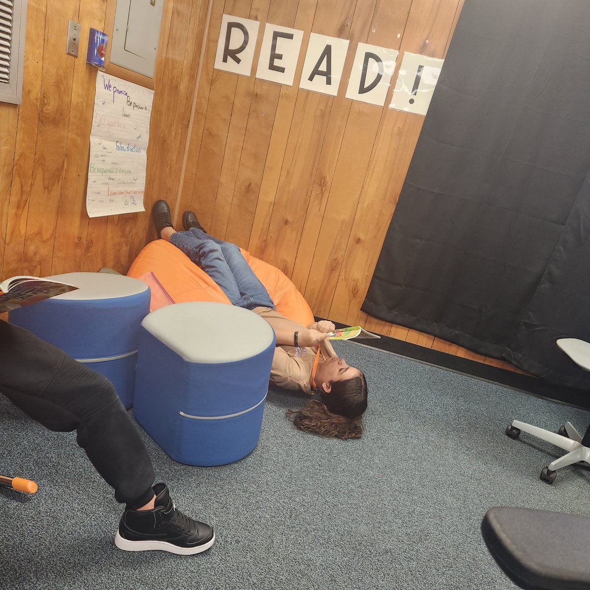 Love2Teach8th's tweet photo. A wonderful week in Read 180!
#Read180 https://t.co/l6hQlS0TTV
