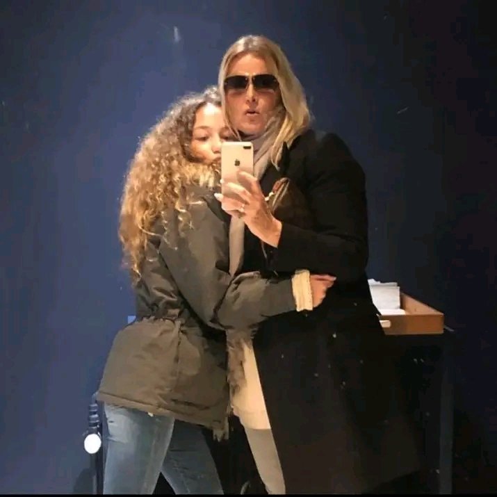 kadzaiFP's tweet photo. We love these two... Chloe and Helen..Thank you Scandinavia 🥰😍❤️..and my entire family 😘 in Europe USA Middle East Asia Afrique and beyond. Have a beautiful jumah Mubarak and a lovely weekend 🥰😍. https://t.co/vsHf2MnU9p