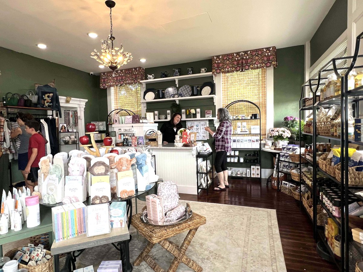 OneDelightfulL's tweet photo. If you want to change your life, go to Iowa. I said it, and it's true. Find out why: https://t.co/FuDMFOAty8
#madisoncountyiowa #traveliowa #iowa https://t.co/3jvsj5Vt4Q