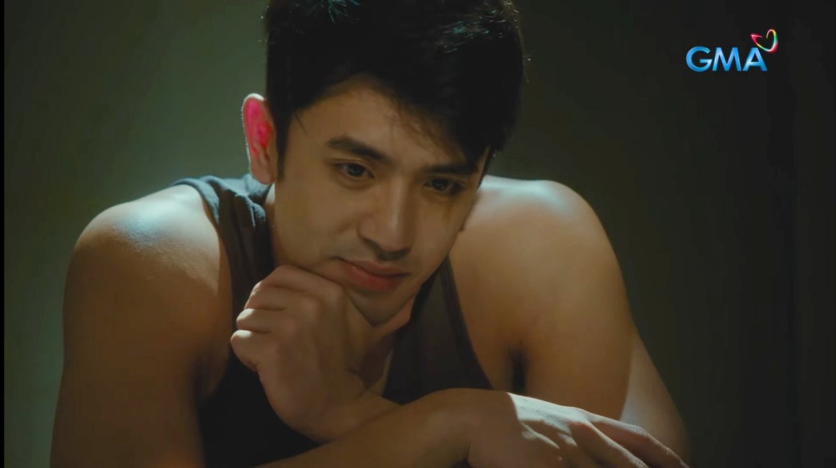 dazzlinghershey's tweet photo. Gabi-gabi mo ako pinapahanga sa pakikipag-usap mo gamit ang mga mata. Kahit walang linya, naibibigay mo ang tamang damdamin sa eksena gamit ang nga mata mong kayganda. Napapangiti ko habang ngumingiti ka, @davidlicauco . ILY.
#MSKMSaviour
#DavidLicauco https://t.co/P7dPwmcWYq