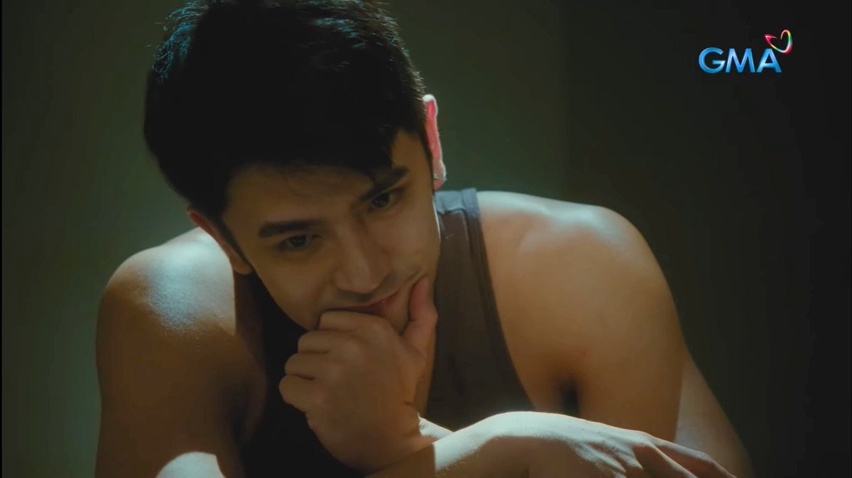 dazzlinghershey's tweet photo. Gabi-gabi mo ako pinapahanga sa pakikipag-usap mo gamit ang mga mata. Kahit walang linya, naibibigay mo ang tamang damdamin sa eksena gamit ang nga mata mong kayganda. Napapangiti ko habang ngumingiti ka, @davidlicauco . ILY.
#MSKMSaviour
#DavidLicauco https://t.co/P7dPwmcWYq