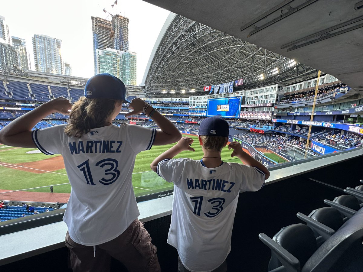Visiting Uncle Buck in Toronto!! Go Jays!!  ⚾️⚾️  <a href="/BlueJays/">Toronto Blue Jays</a> #NextLevel