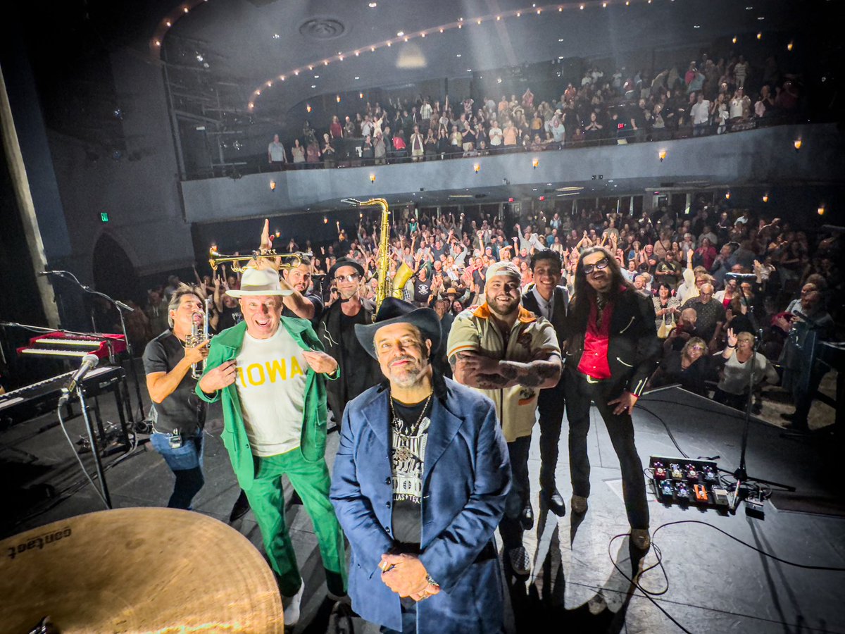 raulmalo01's tweet photo. IOWA CITY!! Thanks to everyone who joined us for a hoppin’ Wednesday night at the @englert 🌽 In Des Moines @hoytsherman tonight and ready to get the party started! We’ll see you soon 💃

📸 @MavericksMusic #TheMavericks #FallTour2023 #TheMavericksLive https://t.co/G9OCzjL8cI