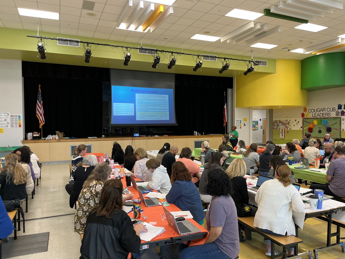 gomez_rene1010's tweet photo. These educators are truly dedicated to supporting ALL our students! We got to celebrate and learn together today @FSHISD https://t.co/wjoSFUCJMf