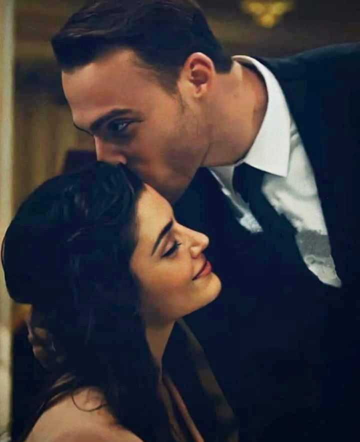 🌹" Your  *Heart  Is .....A  Precious                         *Gift    Not    For    *Everyone .....                                 Be      Wise    To    *Present .....                              A    *Someone   Only."🌹                             💕 .... A  Truth .... 💕