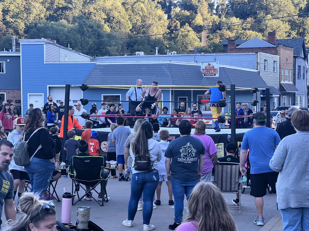 Sorgatron's tweet photo. Found wrestles. #millvaledays #kswa https://t.co/FwGtO7Kfbh