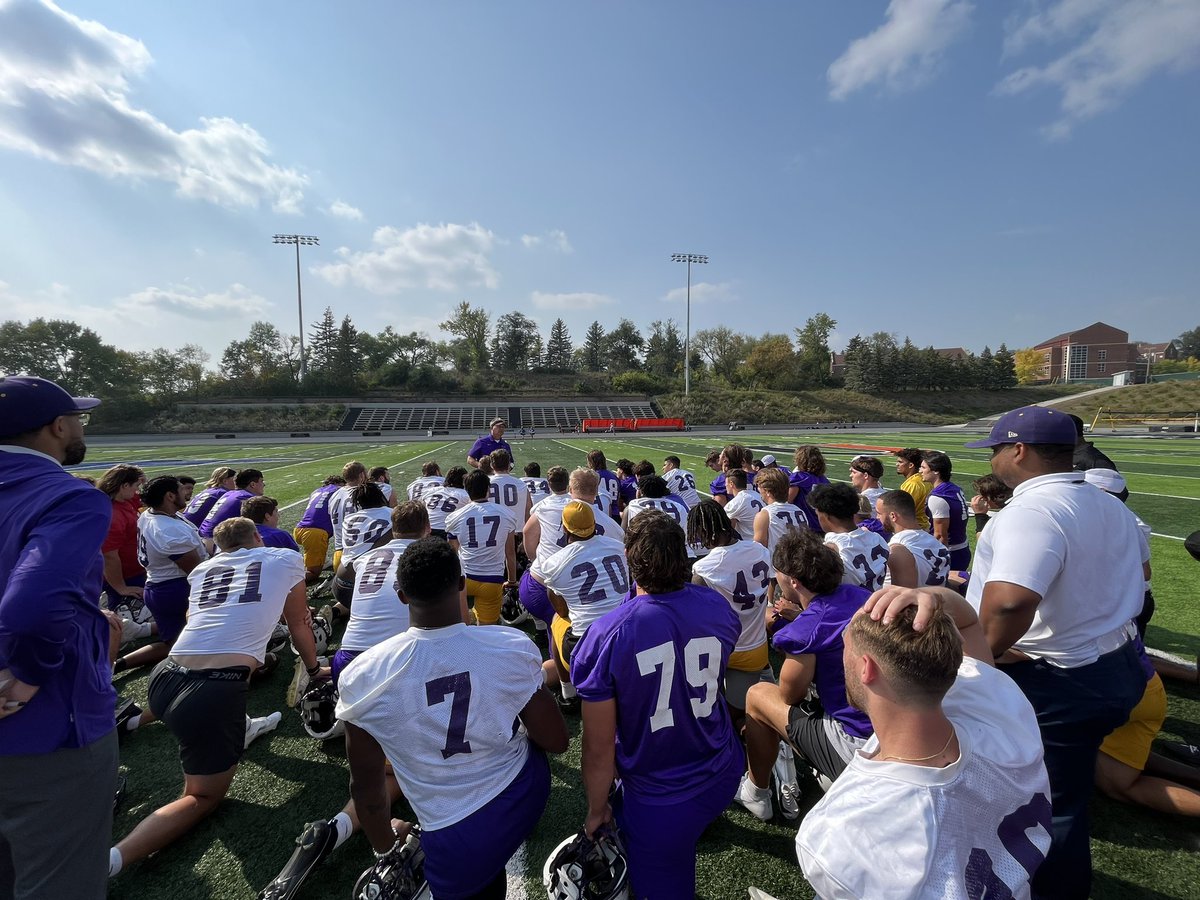 maverick_scoop's tweet photo. Thank you to @JimmieKnight for allowing our team to use your new facility for our walk through today as we Make The Journey to Minot, North Dakota. Kick off is scheduled for 2:00 pm tomorrow afternoon!

#MakeTheJourney #RollHerd #HornsUp #WAR #C2BE 1-0! https://t.co/Tn8jWn8Arl