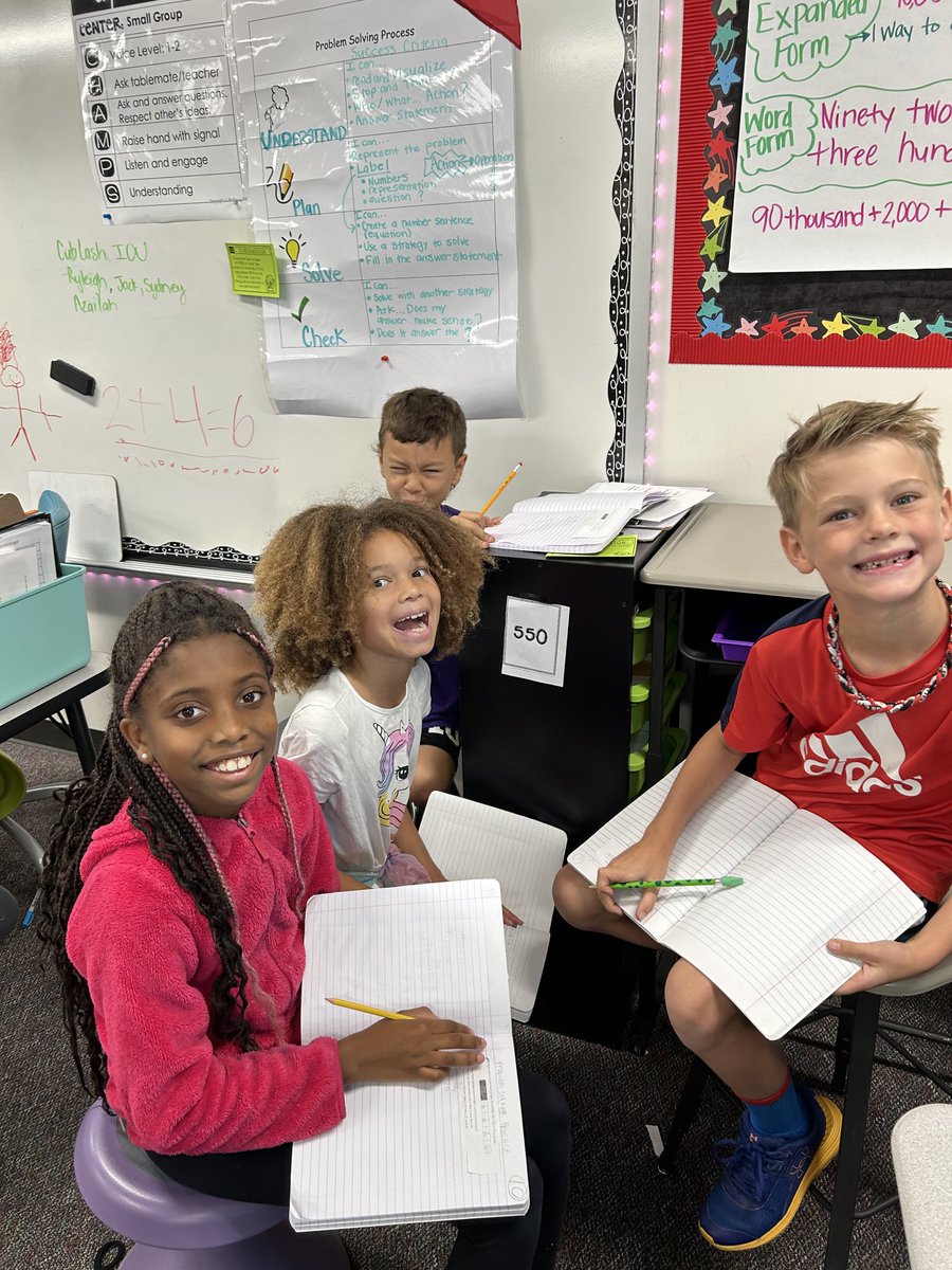 Mrs_Simons3rdGr's tweet photo. Super problem solvers! Even on half days!
⁦⁦@DLE_Lions⁩ #hearourroar #greatestplacetobe #livelaughliveleonetti https://t.co/xRAUfpDjfO
