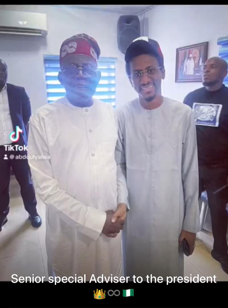 abdul_donjazzy's tweet photo. Alhamdullah Alhamdullah 
Thank you Mr President @officialABAT I'm humbled and grateful for finding me worthy and capable to help you take our dear nation to a greater height.
May the almighty Allah guide us.. Ameen
God bless  Nigeria 
#Tinubulungulungu #RenewedHope https://t.co/g1oKxWX3t1