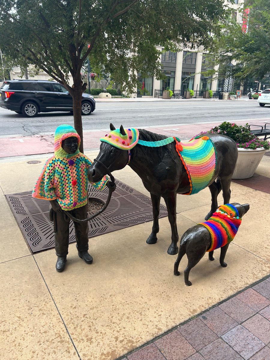 To whoever put lil colorful outfits on the statues downtown: I love you 🫶