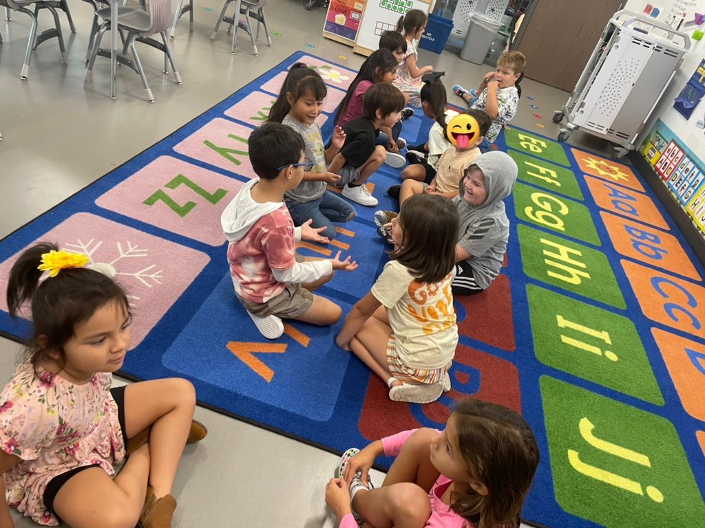 ACasanova_Edu's tweet photo. One month in of teaching 1st grade and I am loving it! These kids are rocking it! ✏️💜 #Theknightway https://t.co/xXlIymTuAO