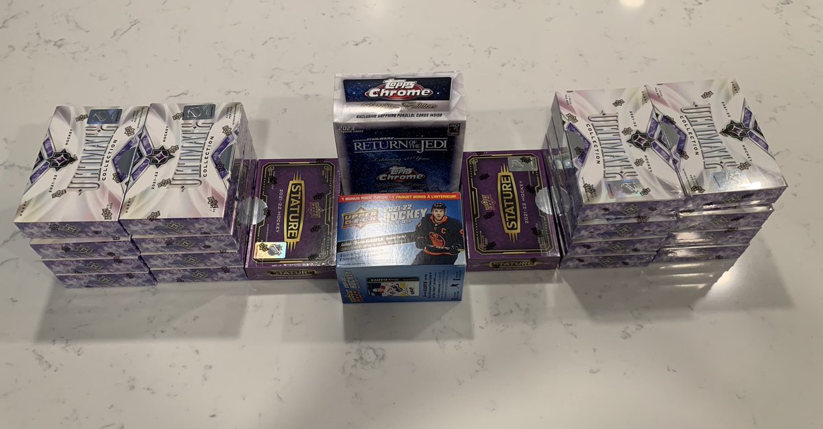 a_pep11's tweet image. Here we go folks 20 boxes to open. I’ll try and post each box as we go. Hopefully we pull a monster or two! Thanks for all who follow and interact on here. You all make the hobby what it is!! #HobbyFam #LetsRipFriday