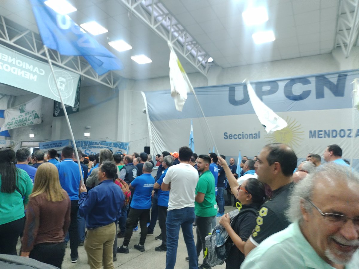 MdzaSipes's tweet photo. Asunción de cargos y final del proceso normalizados de CGT regional Mendoza https://t.co/Y6yJuyy2cY