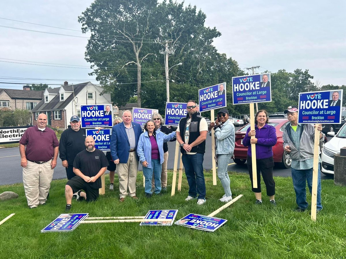 Team Hooke had great stand out tonight at the Greek Festival. Thank you to everyone who came out. We had a great response from residents! ευχαριστώ

#votehooke
#ψηφοφόρος