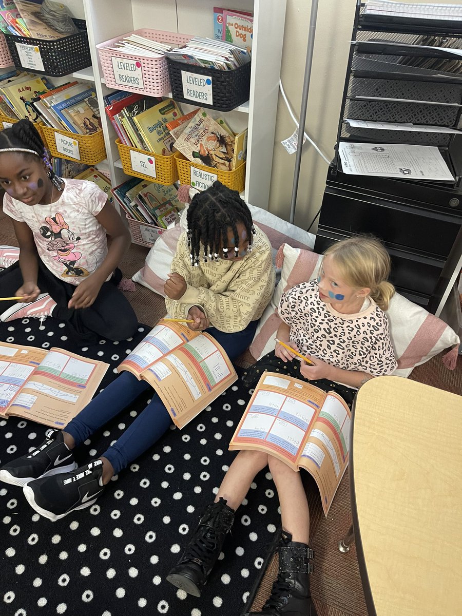 MrsHinz2nd's tweet image. We’re so excited about Talk Moves! We enjoyed our PAL (partner and learn) time today during math! We used it as an opportunity to provide our classmates with feedback! After all, feedback is just information. @BeckElem