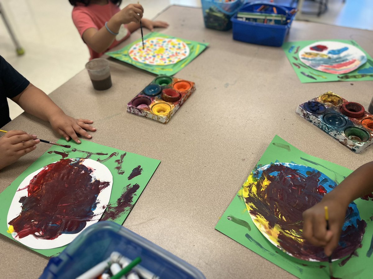 Crivera7716's tweet photo. Kindergarten celebrated Dot Day 9/15/2023! A way to celebrate creativity, the art of creating, and courage in young artists. Just make a dot see where it takes you! 🎨🎨@CarverESCubs @MsRobertsonK @WCPSS_Arts @theartofed @NCArtEdA @MerrittWenitra https://t.co/ibe7bnO1Vr