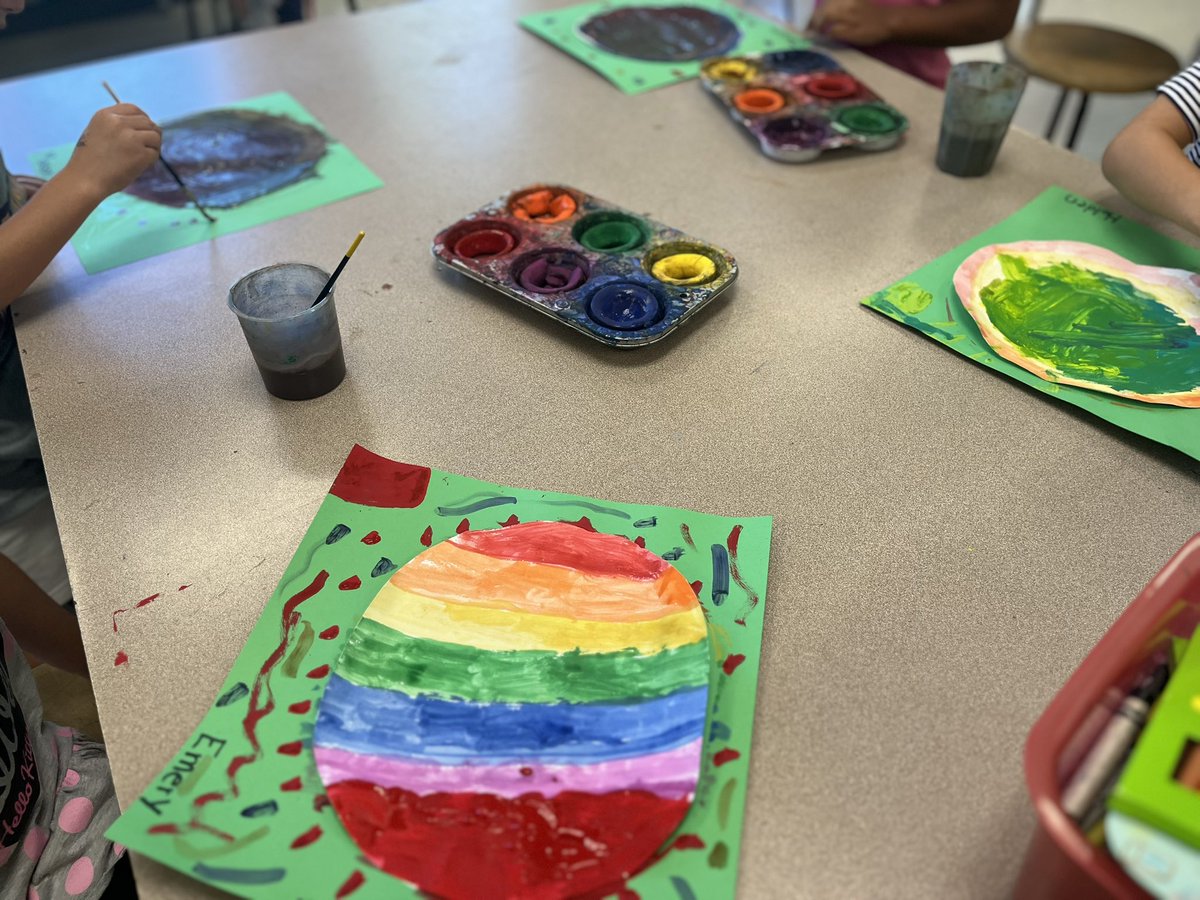 Crivera7716's tweet photo. Kindergarten celebrated Dot Day 9/15/2023! A way to celebrate creativity, the art of creating, and courage in young artists. Just make a dot see where it takes you! 🎨🎨@CarverESCubs @MsRobertsonK @WCPSS_Arts @theartofed @NCArtEdA @MerrittWenitra https://t.co/ibe7bnO1Vr