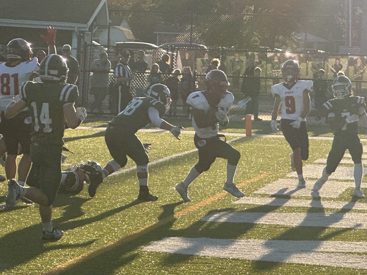 Piqua 7
Greenville 0
942 to go in first quarter.

Jericho Burns scores on the 3 yards run.
#WeArePiqua