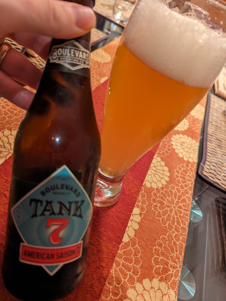 ASFreed's tweet photo. Nice sky and dinner beer beer here at my folk's condo.

#craftbeer #craftbottles

@badhopper @ManvsAle @RealBMaxwell @madrivertoaster @juggbigt @Just4BeerLovers @david_fuz @timmytckr @JonMontag @MartynMcIntosh @lMinglewoodl @SMem1971 @cellmavin @Fiocho @JohanBBT @amethyst_heels https://t.co/cu2FYtSZ1a