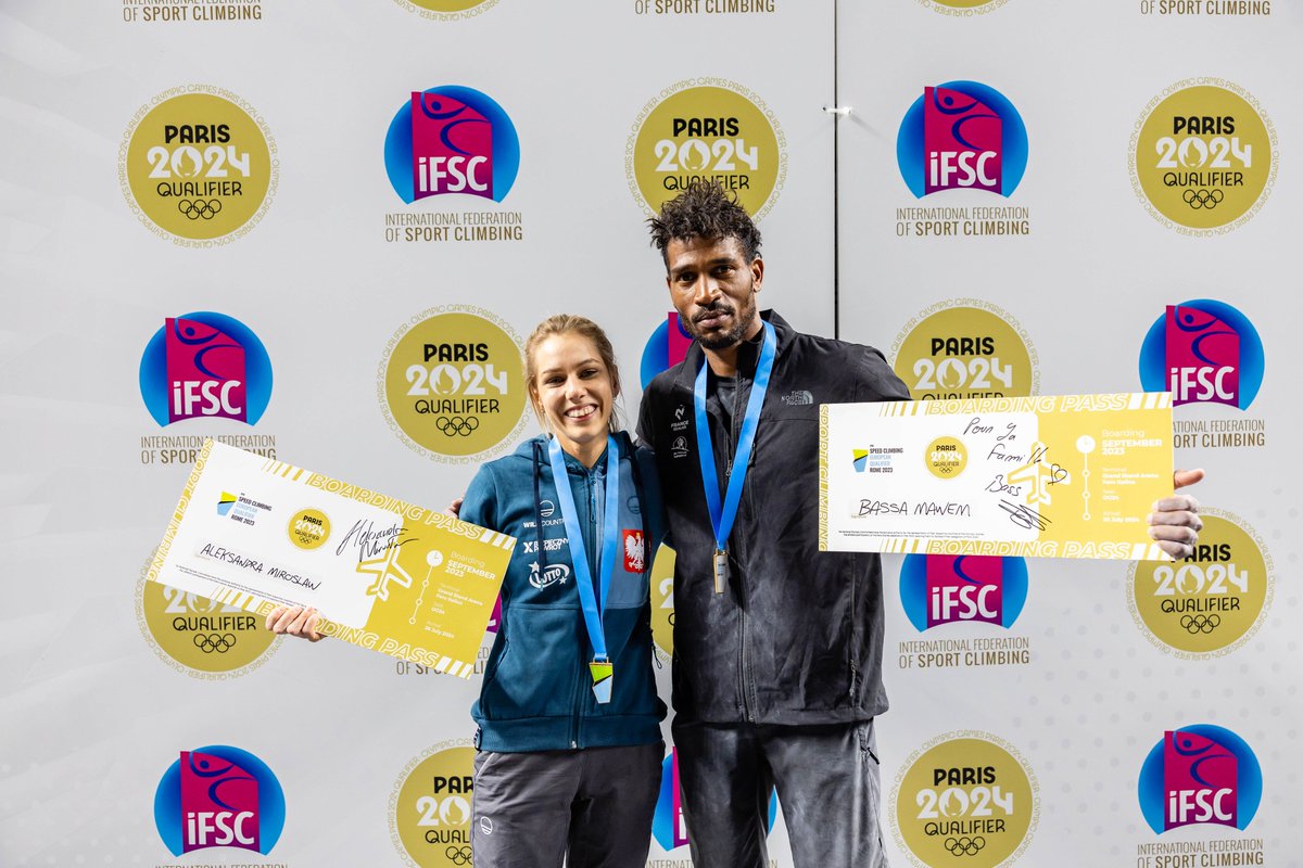 worldclimbing's tweet photo. An unforgettable night in the Eternal City: @OlaMiroslaw 🇵🇱 and Bassa Mawem 🇫🇷 added their names to the list of athletes that qualified for @Paris2024!

🔗 https://t.co/ZMxvhpKVQx

@PolandClimbing @FFME_officiel | #IFSC #SportClimbing #RomeEUQ #ClimbToParis https://t.co/hX5NPTgTzy