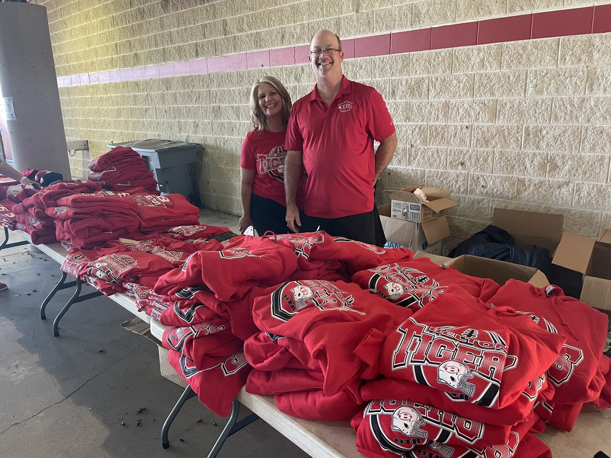 randypittenger's tweet photo. 🅱️🐅Belton Tiger Football🏈🐅
It’s a great night to support our kids by supporting our booster clubs at Tiger Field! @BeltonTigerABC #M100 #MagicBelles #BigRedCommunity #ILoveBelton https://t.co/dj4FhJpZcg
