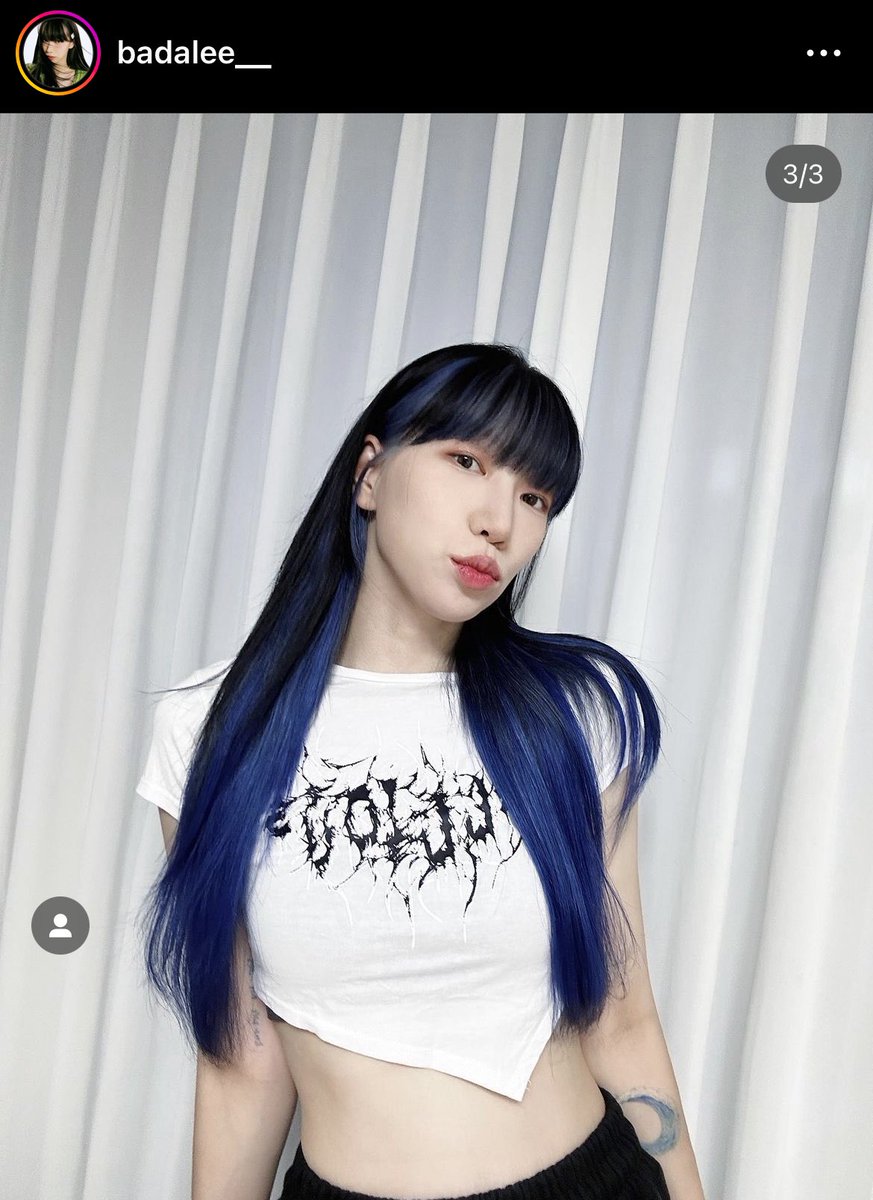 moonuuji's tweet photo. i dyed my hair blue last weekend and now she’s done it - she’s clearly obsessed with me 🥰 https://t.co/tDRVVJV1TY