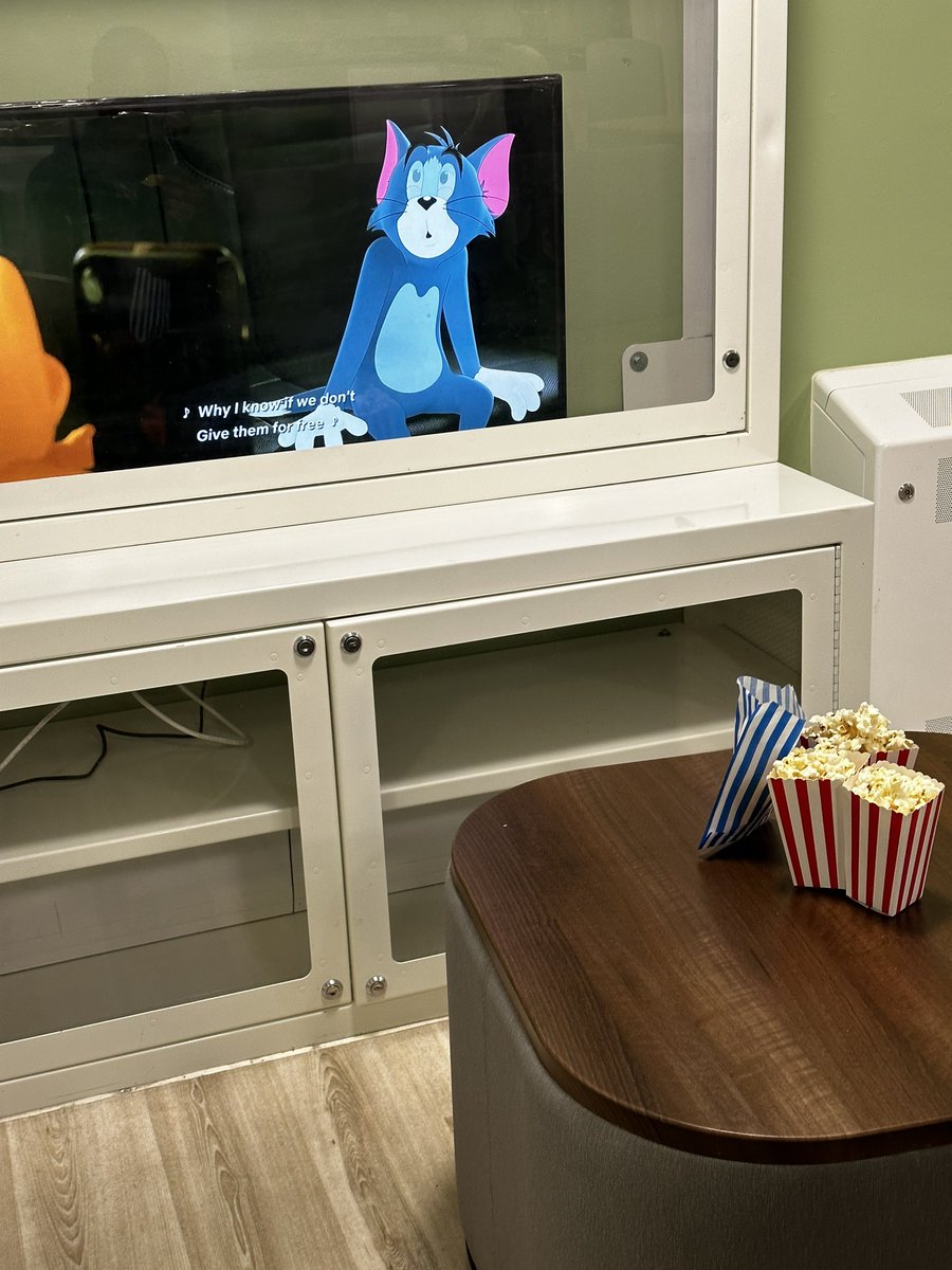 daberek's tweet photo. What’s a Friday movie night without popcorn?😄.. Have you seen the new movie #Tomandjerry? Our service users had a hilarious time.
#MeadowbrookMentality
#MacCollaboration
#MindoverMacho
#FridayMood https://t.co/lzMe9VH2YQ