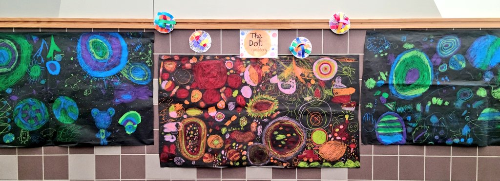 MissLugo_'s tweet photo. Bright Ss collaborated on large warm &amp; cool color dot drawings. 2nd graders created round line design sculptures. Happy #DotDay2023 #FISDfineartsleads @BrightAcadFISD @peterhreynolds https://t.co/yp5I3qkc9D