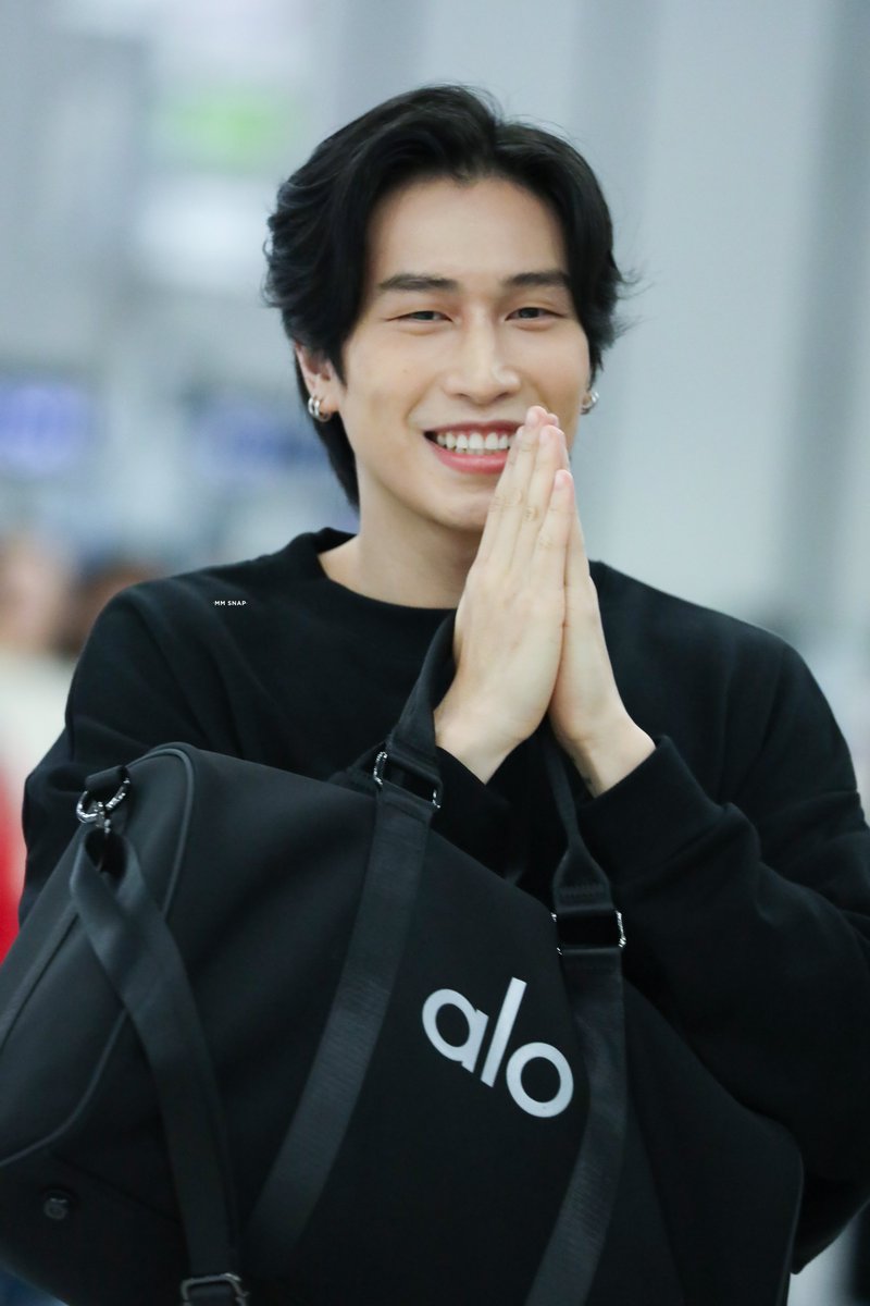 MM_mintmint's tweet photo. ทักครับ 🙏🏻 @biblesumett 

#BibleFlyToLA
꒰ #BibleWichapas #bsumone ꒱ https://t.co/xD66SxLGFy