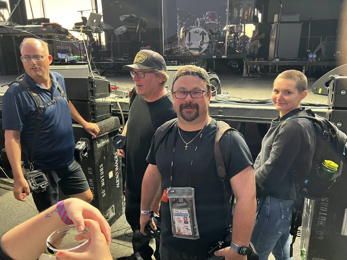 SteveLeitess's tweet photo. Workin’ hard at the #Blondie show, @pwgphoto ! #Annapolis https://t.co/UX3wid5Tlb
