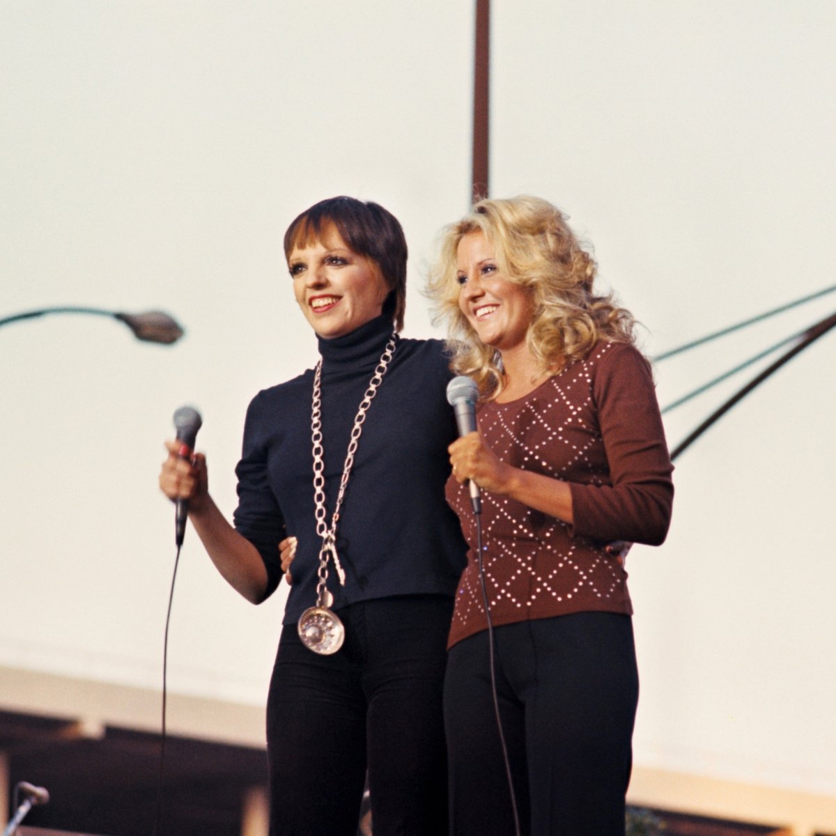 ConcernFdn's tweet image. Happy #FlashbackFriday! How many famous faces do you recognize from Concern events over the years? 📸

#ConcernFoundation #ConquerCancer #cancerresearch #nonprofit #throwback #AndyWilliams #LizaMinnelli #LornaLuft #KareemAbdulJabbar #LilyTomlin