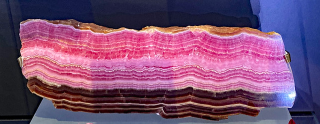 maiainmi's tweet photo. No hesitation over this #MinCup23 match. I love #Rhodochrosite. What's not to love about a mineral that looks like bacon?
Sorry, #Lizardite https://t.co/rk8dEM1G1K