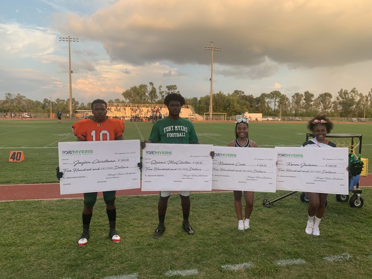 Congratulations to ⁦@FortMyersHS⁩ Quivari McClinton and Khamare Cook. They were awarded a $500 scholarship for their character leadership within their school and the community!