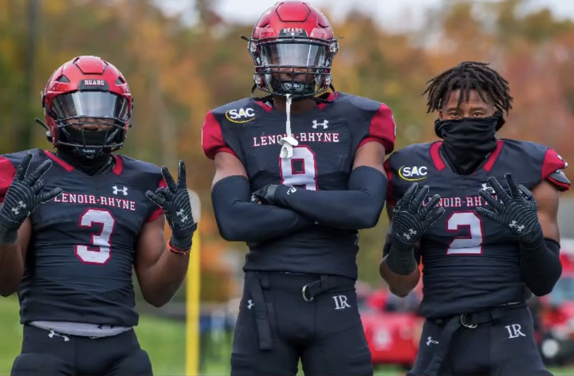 After a great conversation with @AnthonySoto_LR i’m blessed to receive my 5th offer!!!!! #AGTG 

<a href="/CoachT_Stone/">Tripp Stone</a> 
<a href="/butlerbulldogs/">Butler Bulldogs Football</a>