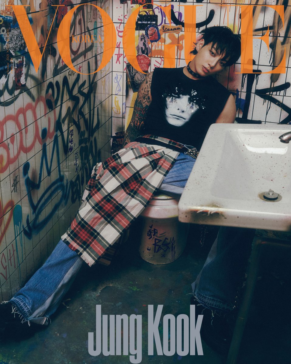 #VogueCover #OCT #JungKook 세상의 모든 음악, 정국. 세 번째 커버의 테마는 ‘1970년대의 펑크’입니다. You are my music! Jung Kook visualizes ‘1970s Punk’