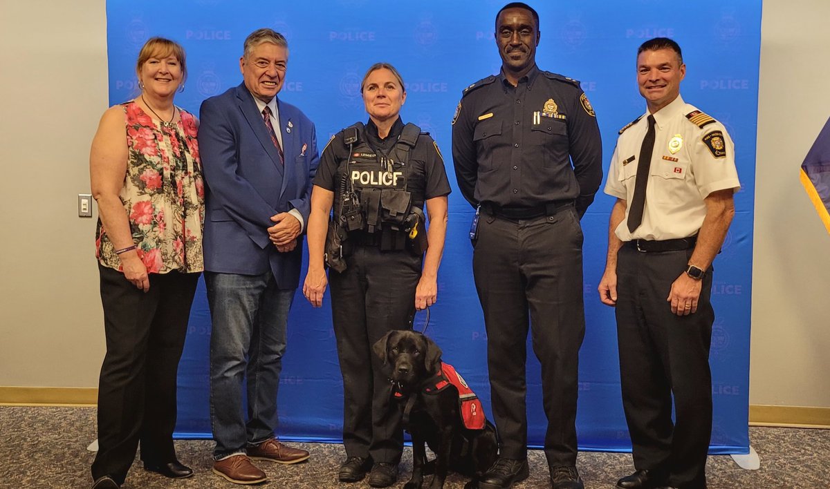 Thanks <a href="/ChiefHutt/">Chief Hutt</a> for attending our launch today of K9 Cindy <a href="/OttawaPolice/">Ottawa Police</a> #memberwellness <a href="/NatlServiceDogs/">NationalServiceDogs</a> <a href="/WoundWarriorCA/">Wounded Warriors CAN</a>