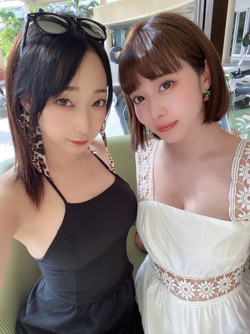 レンタル彼女沖縄旅行3日目~ 昨日は一日中マリンスポーツだったからなにもポストすることなかったけど 今日は白黒ワンピにバッチリメイクで 全力で楽しむ！写真撮るぞ~！ https://t.co/BGXi