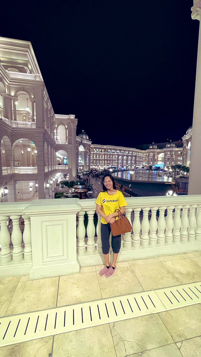 superkath30's tweet photo. Vendome Mall https://t.co/9VVlL4a5lO
