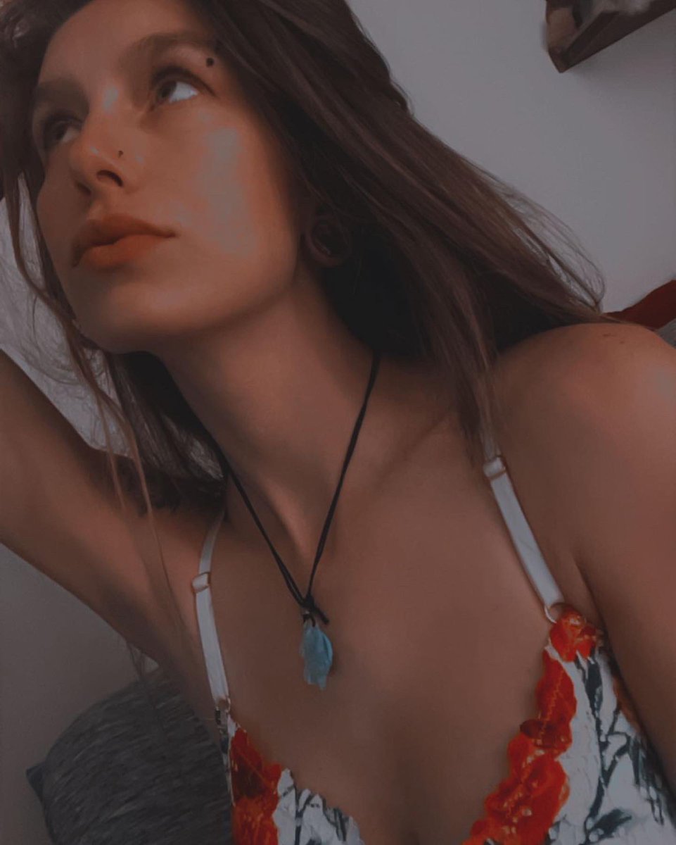 MoonBabyBitch tweet picture