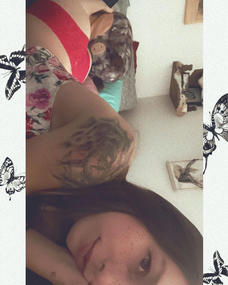 MoonBabyBitch tweet picture