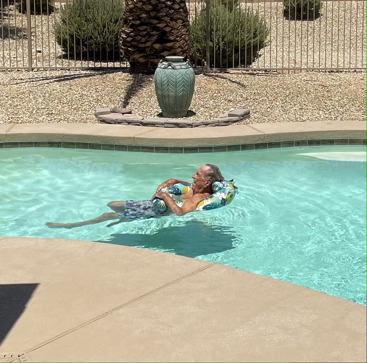FloatnThang's tweet image. Follow #FloatnThang  Blog for #Wellness , Safety, and #TravelTips for enjoying Life Above the Waterline 
🏊‍♀️FITNESS BLOG SHARES HOW A 92-YEAR-OLD BOB LOVES USING A NEW POOL FLOAT DESIGN FOR #AQUATHERAPY.  Visit: floatnthang.com/blog/