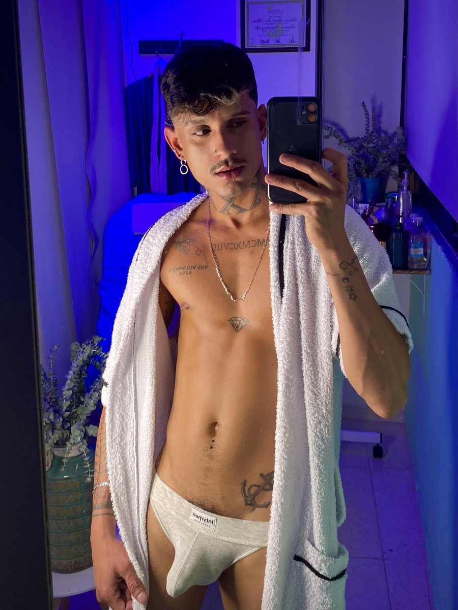 Ahora pelo largo solo en la verga.😼