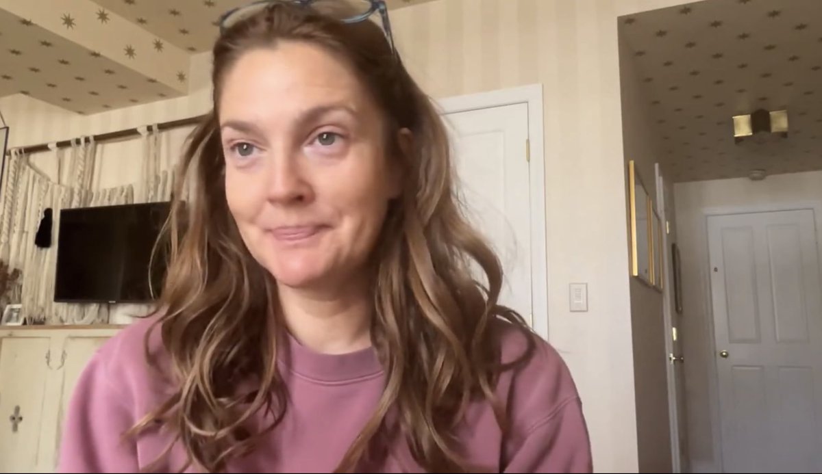 DiscussingFilm's tweet image. Drew Barrymore has deleted her ‘apology’ video.