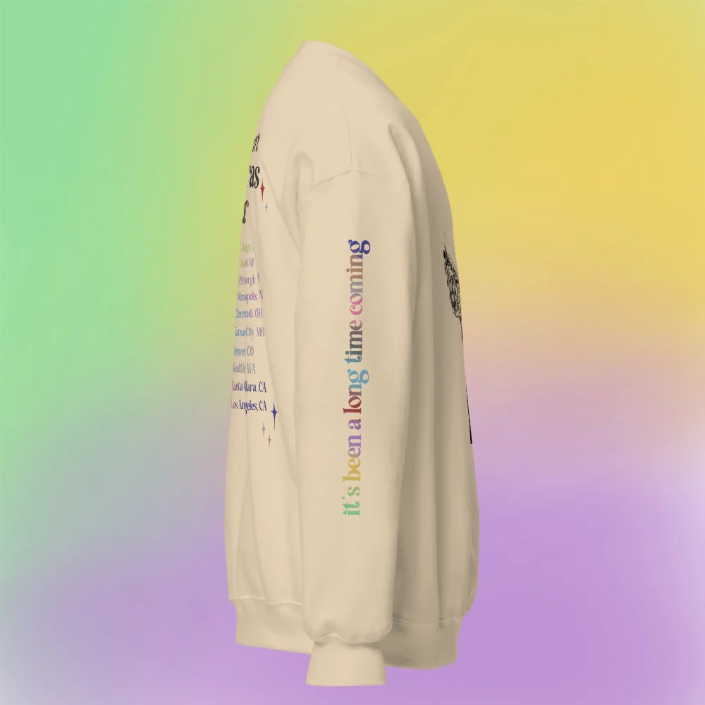 intheweeeds's tweet photo. ✨ eras tour crewneck giveaway ✨

to thank you guys for supporting my illustrations i’m doing a giveaway for 1x bespoke eras tour crewneck of your choice, designed by me — you can choose any date/city in any size (S-3XL) 💖 (full collection here: https://t.co/dFch9mNfwE)

to enter, just RT this and tag your best concert buddy in the replies. it’s nice to have a friend 💘 open *worldwide* until september 30 ✨